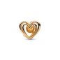 Pandora Áttört örvénylő szív és édesvízi tenyésztett gyöngy charm 752636C01